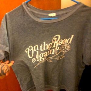 Summer top which is a little longer in the back than in front. Brand-Garage